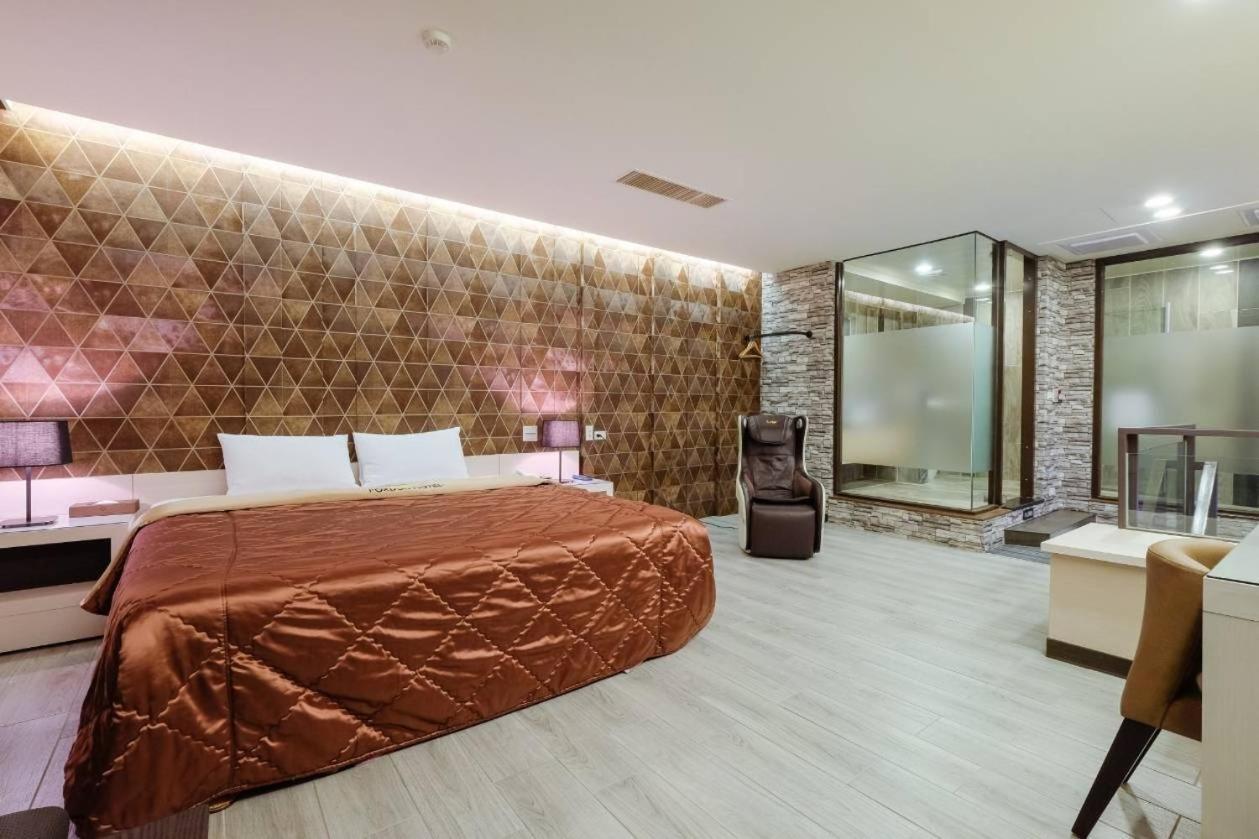 Foxdou Business Motel Ταϊνάν Εξωτερικό φωτογραφία